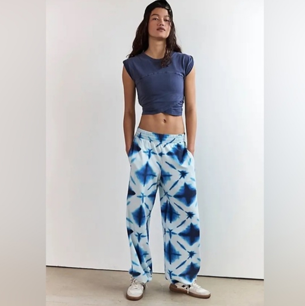 NWOT Free People FP Movement Crossover Hot Shot Set Shibori Tie Dye Two Piece M